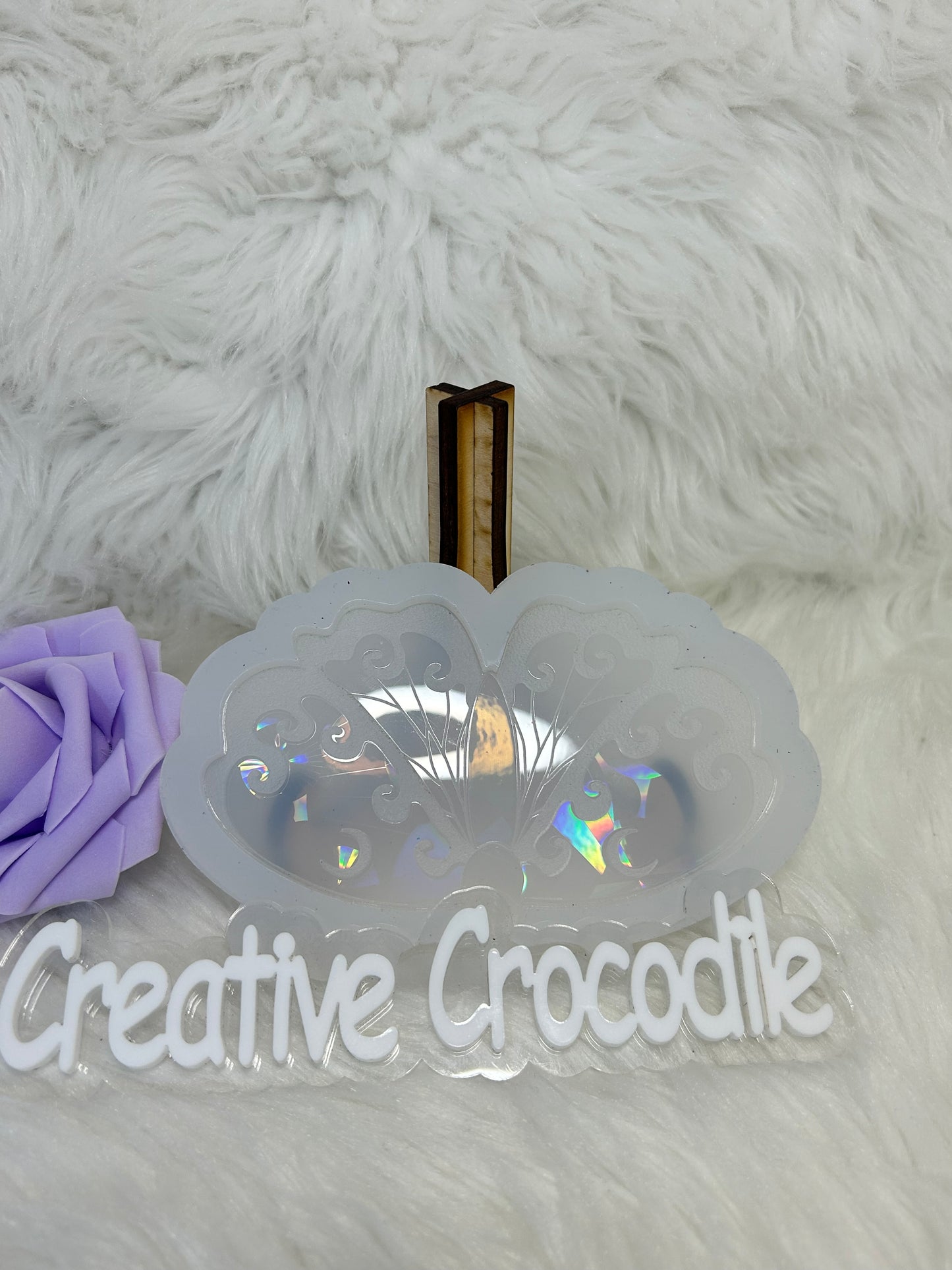 Holographic moth mold