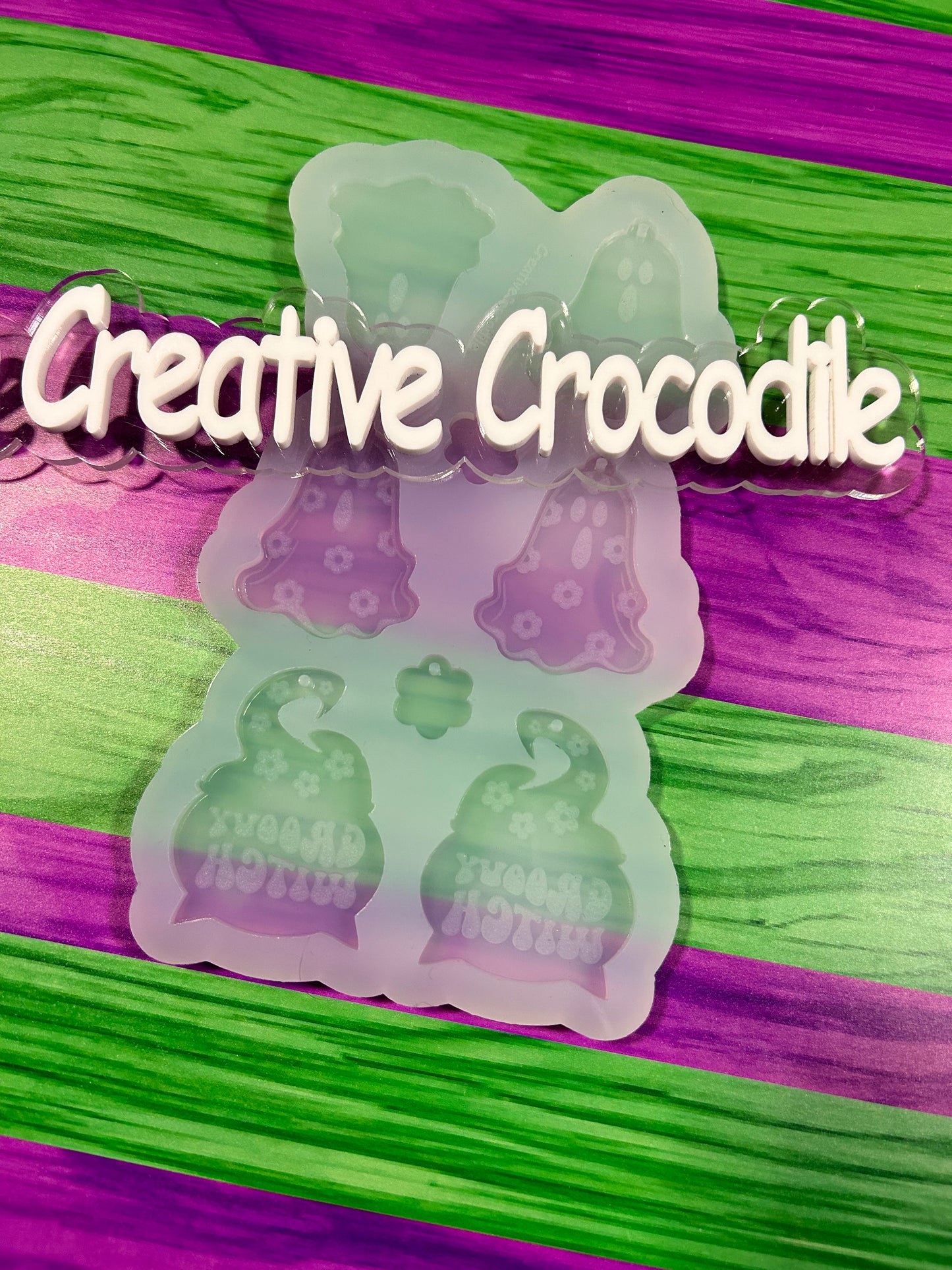 Groovy ghost earring mold