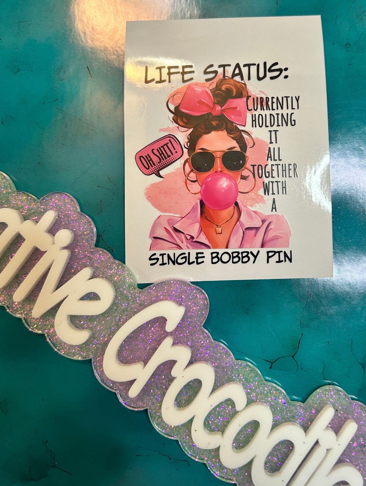 Life status Single bobby pin