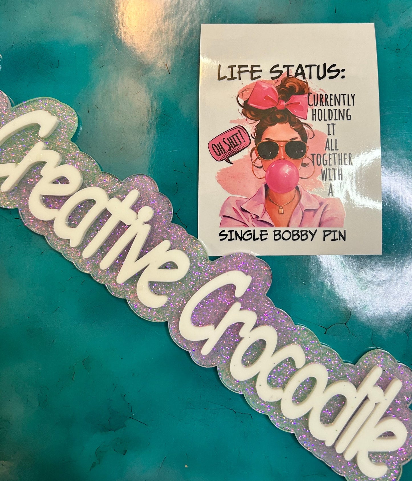 Life status Single bobby pin