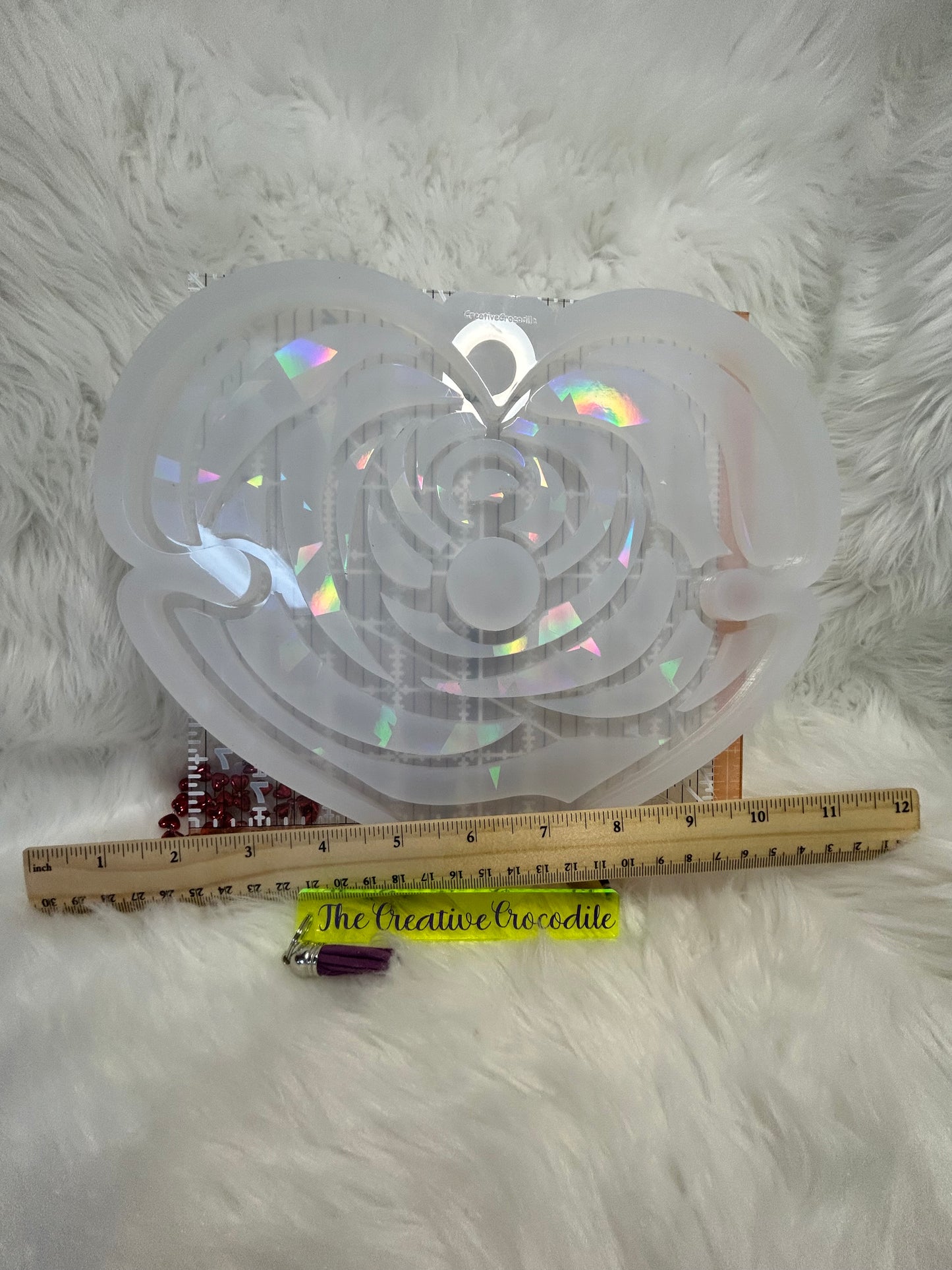 Holographic heart wine carrier mold