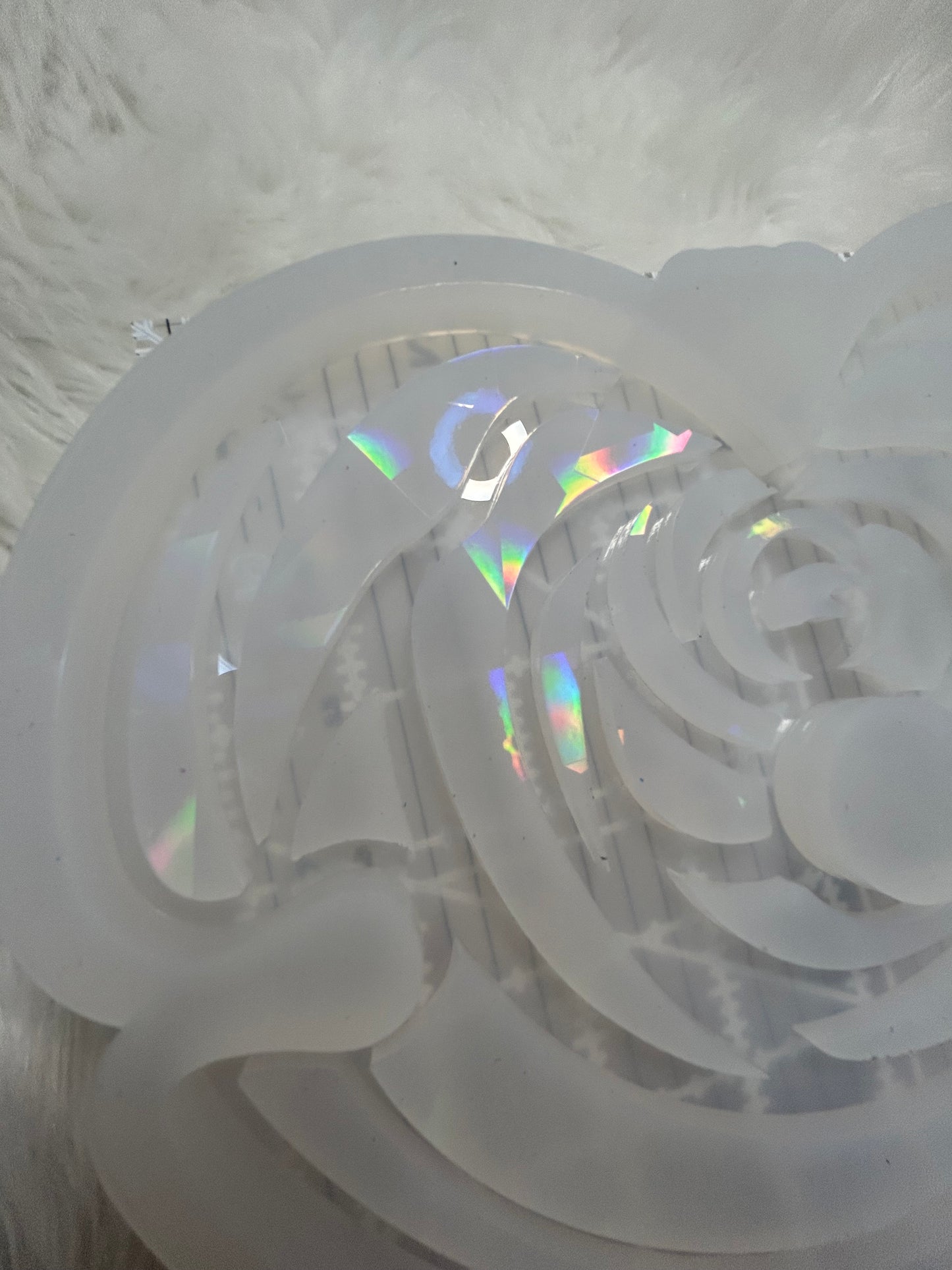 Holographic heart wine carrier mold