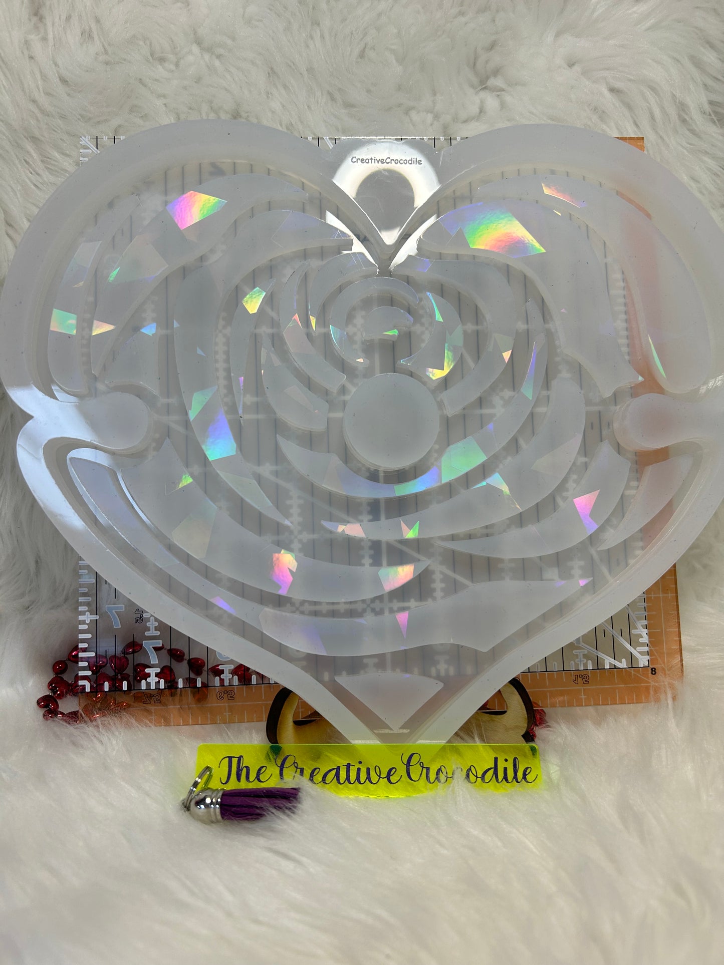 Holographic heart wine carrier mold