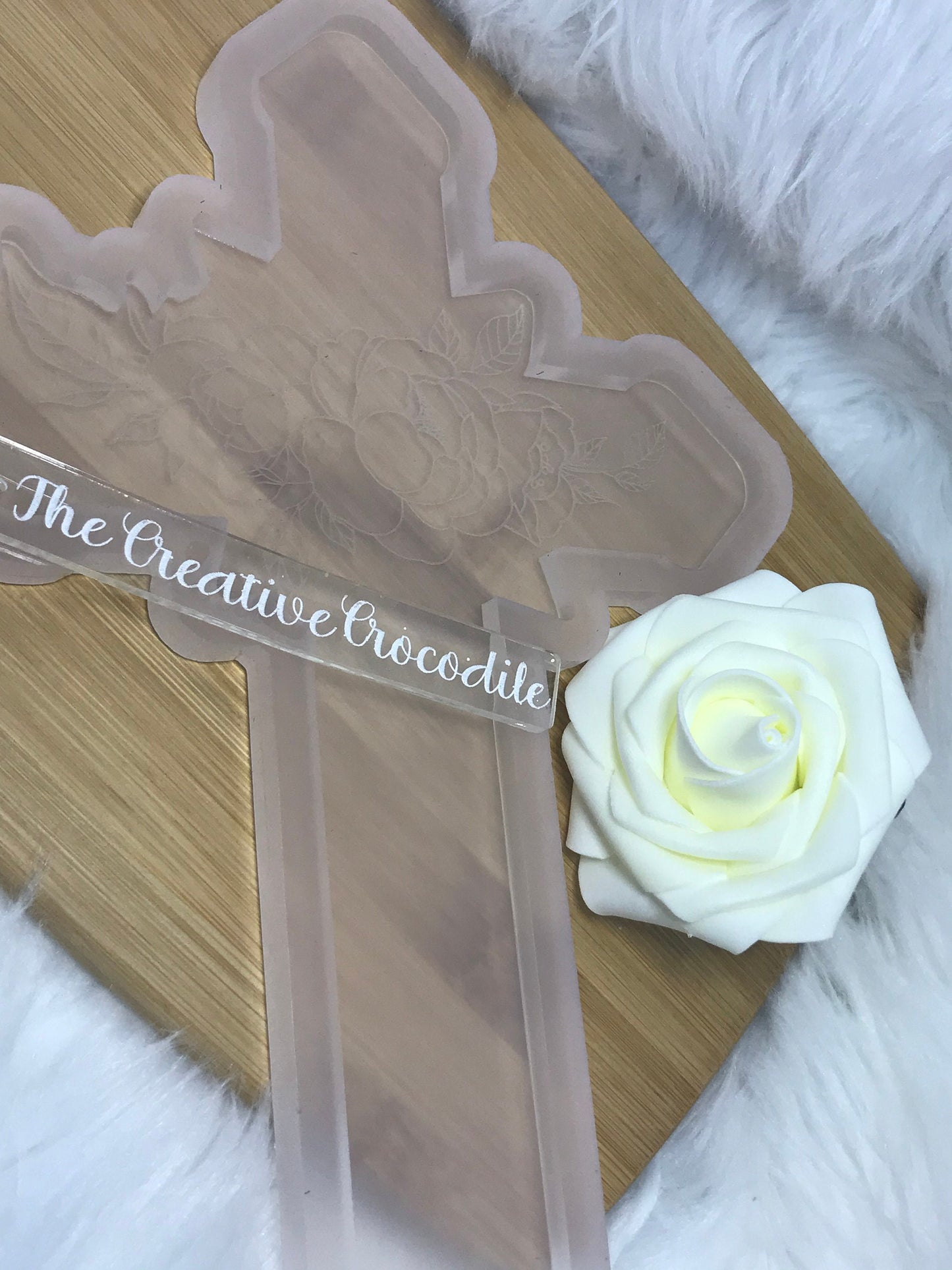 Magnolia cross mold