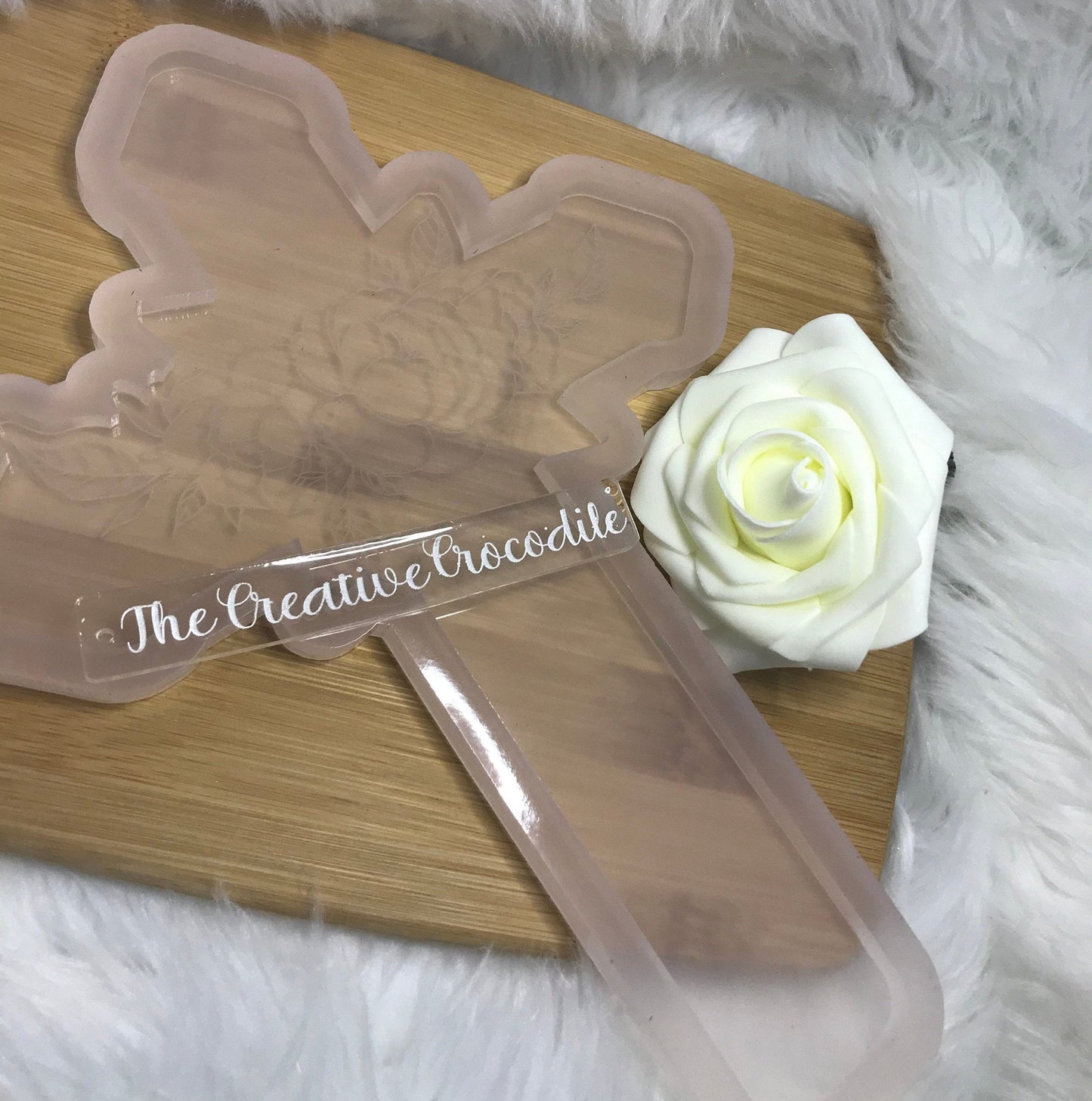 Magnolia cross mold
